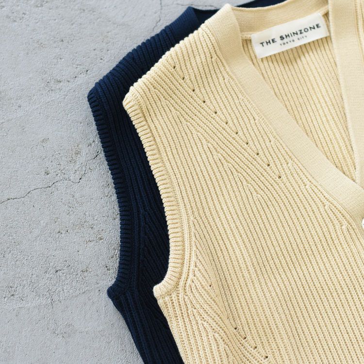 新品　Shinzone  Cable knit vest ケーブルニットベスト THE SHINZONE（ザ シンゾーン）の「THE SHINZONE COLOR V KNIT VEST