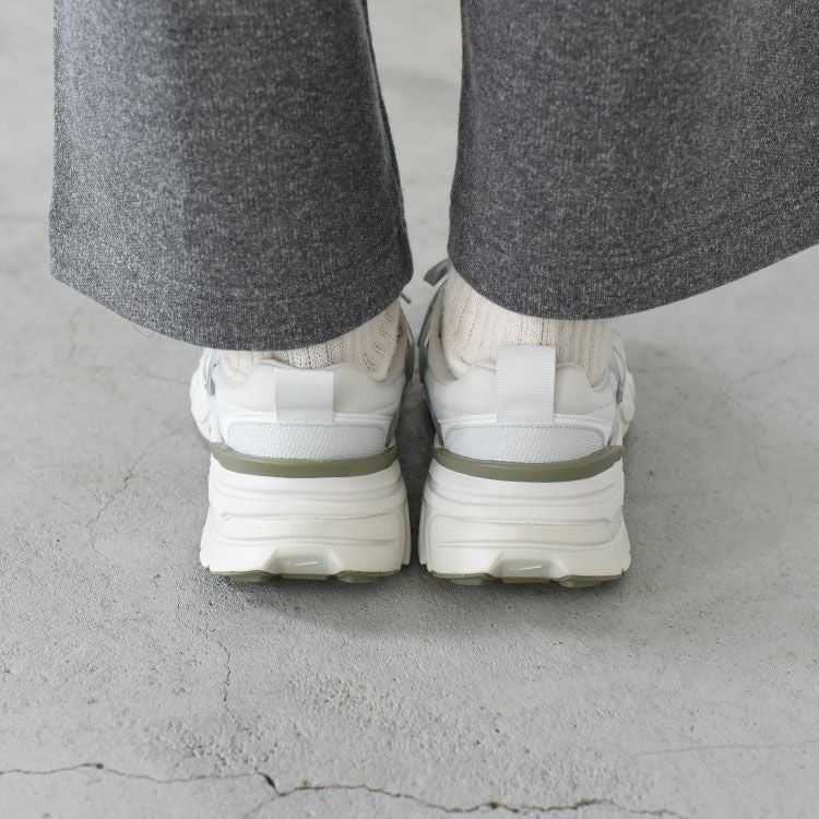 W NIKE V2K RUN ナイキ V2K ラン