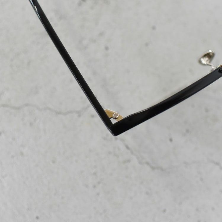 FUTURE フューチャー（調光レンズ）