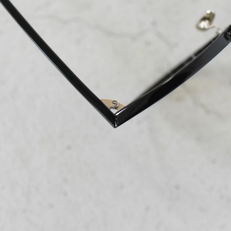 EDDIE エディー（調光レンズ）