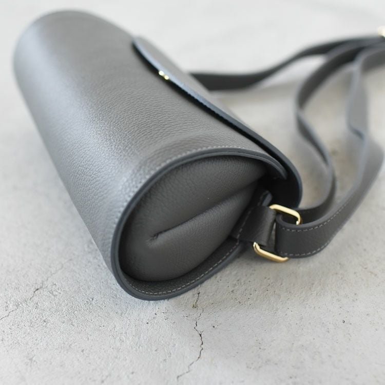 スクエアショルダーバッグ