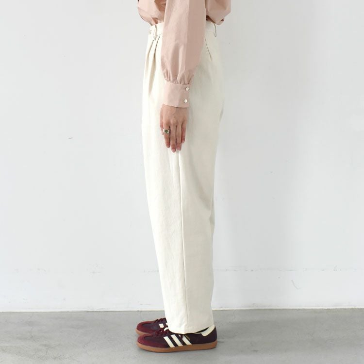 back satin two-tuck pants バックサテンツータックパンツ
