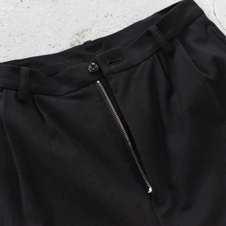 back satin two-tuck pants バックサテンツータックパンツ