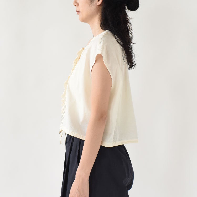 pin tuck lace vest ピンタックレースベスト