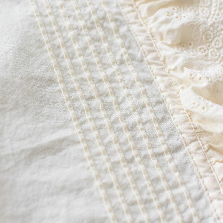 pin tuck lace vest ピンタックレースベスト