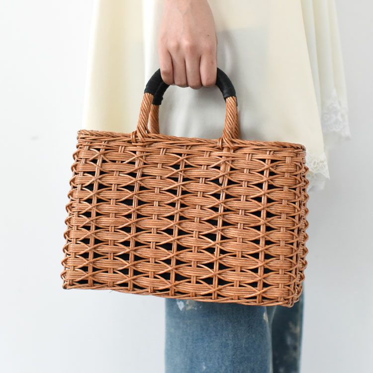ウィッカー×レザー スクエアカゴバッグ