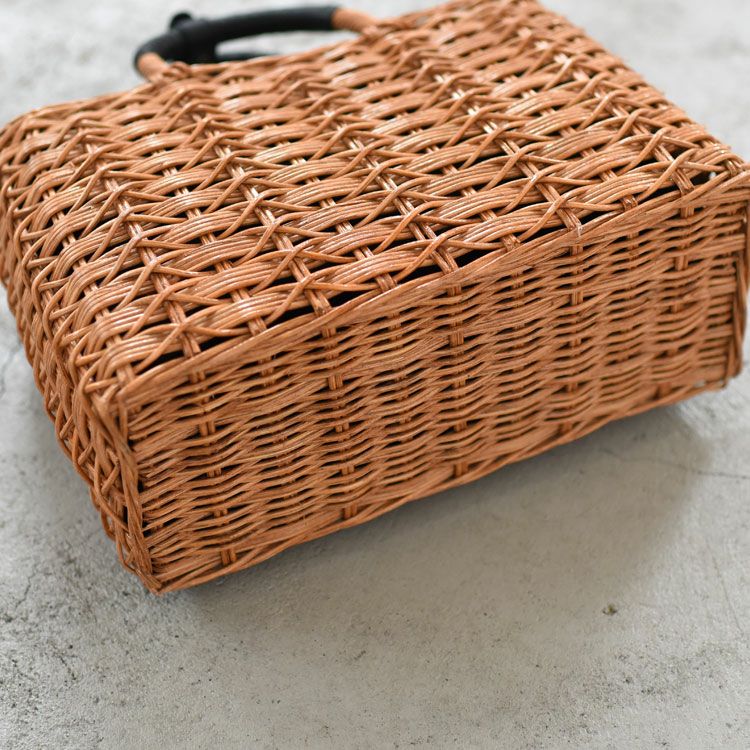ウィッカー×レザー スクエアカゴバッグ
