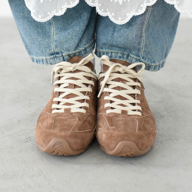 スウェードスニーカー