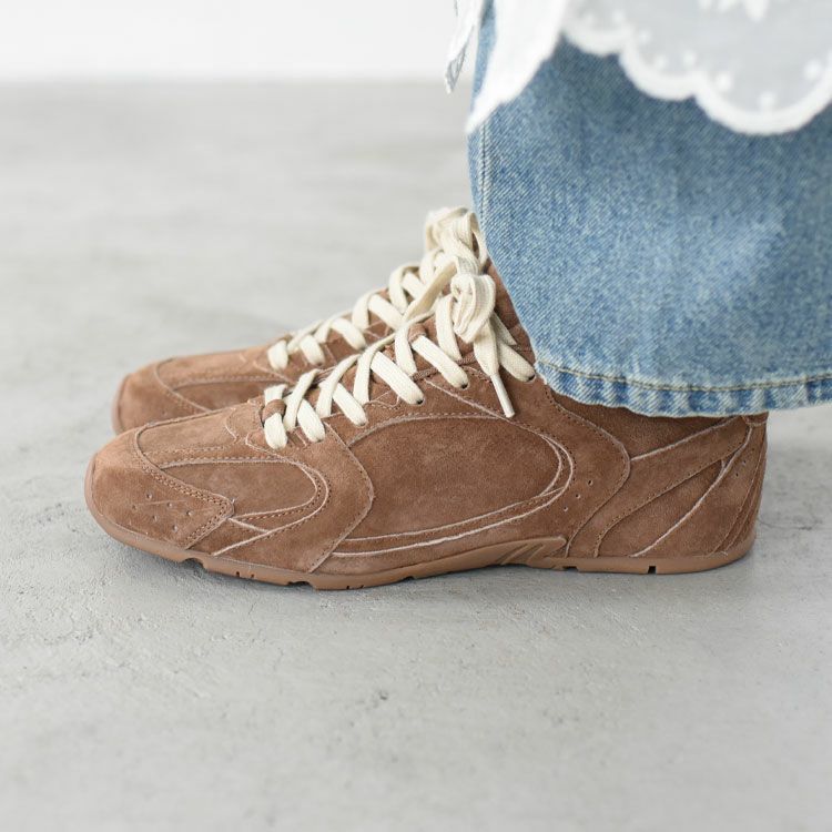 スウェードスニーカー