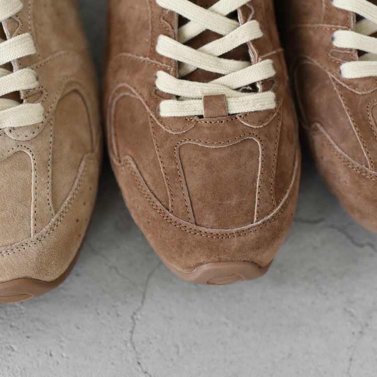 スウェードスニーカー