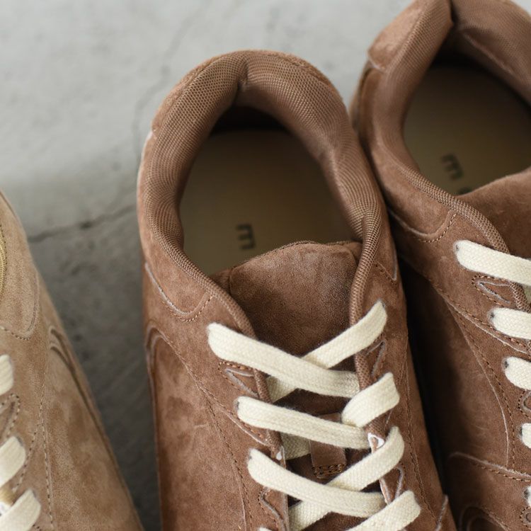 スウェードスニーカー