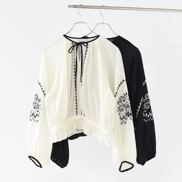 EMBROIDERED BLOUSE　エンブロイダリーブラウス
