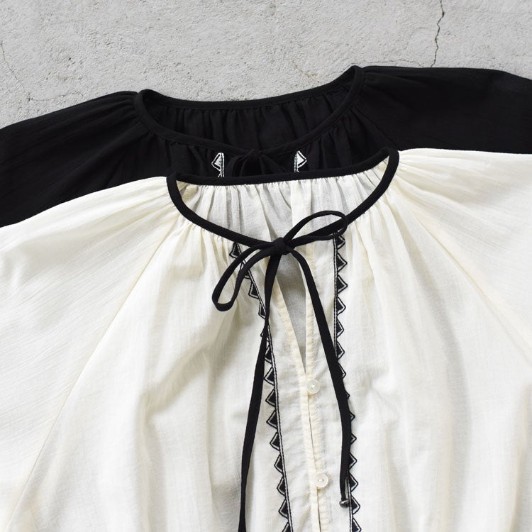 EMBROIDERED BLOUSE　エンブロイダリーブラウス
