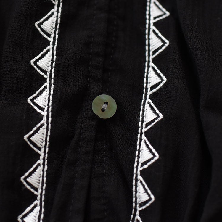 EMBROIDERED BLOUSE　エンブロイダリーブラウス