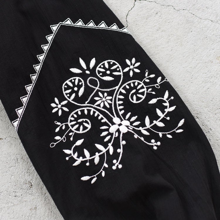 EMBROIDERED BLOUSE　エンブロイダリーブラウス