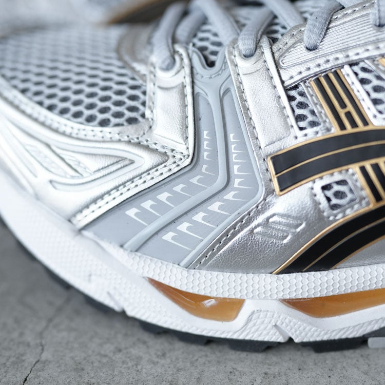 GEL-KAYANO 14　ゲルカヤノ
