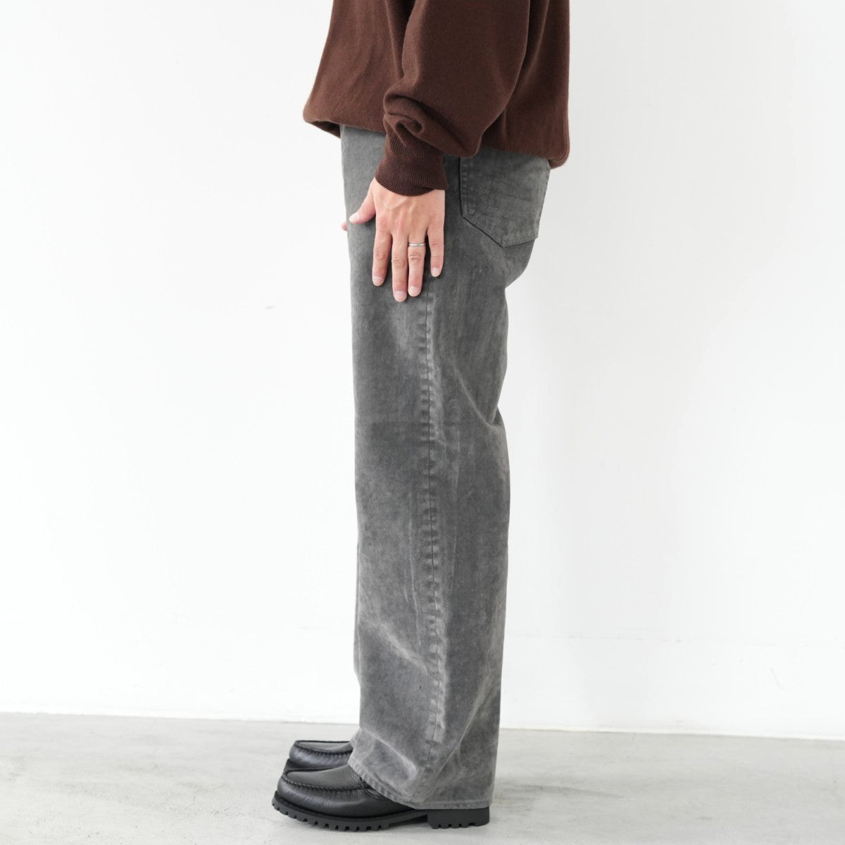 Velvet-Flocked Organic Cotton Denim Cylinder Fit Jeans フロッキーオーガニックデニム シリンダーフィットジーンズ