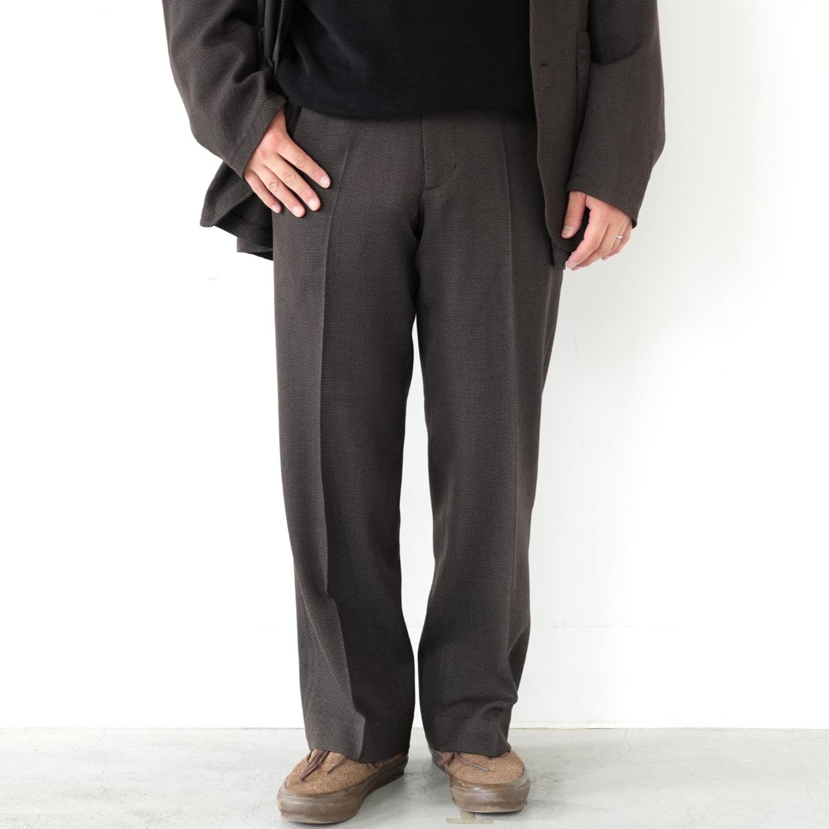 Tumbled Wool Serge Regular Fit Straight Trousers ウールサージワッシャータンブラー レギュラーフィットストレートトラウザーズ