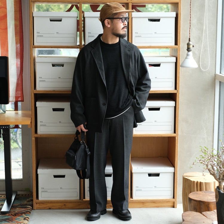 Tumbled Wool Serge Regular Fit Straight Trousers ウールサージワッシャータンブラー レギュラーフィットストレートトラウザーズ