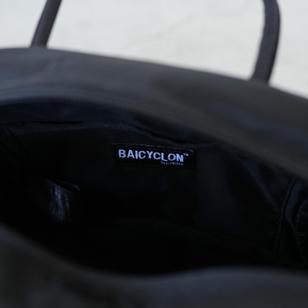 MULTI POCKET 2WAY BAG マルチポケット 2ウェイバッグ