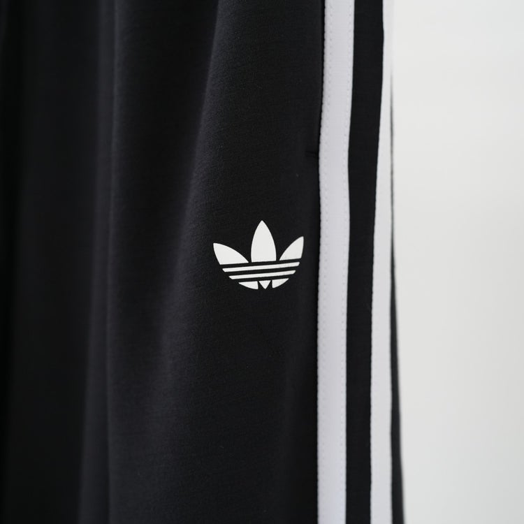 ADIDAS ORIGINALS BY JENNIE プリーツ トラックパンツ