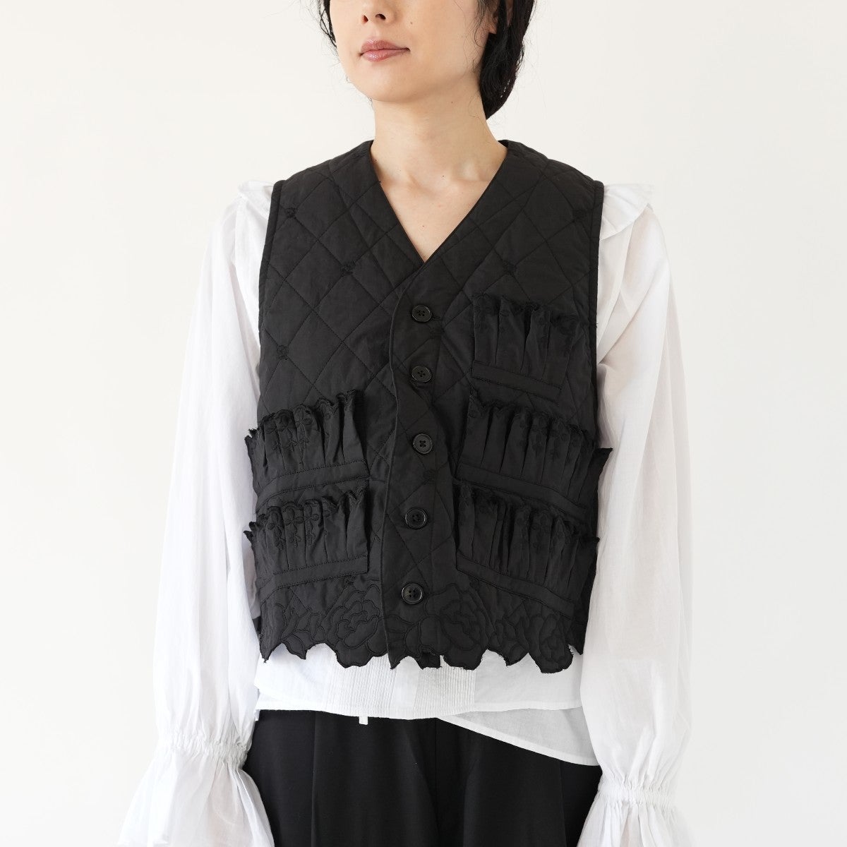 embroidery scallop vest エンブロイダリー スカロップ ベスト