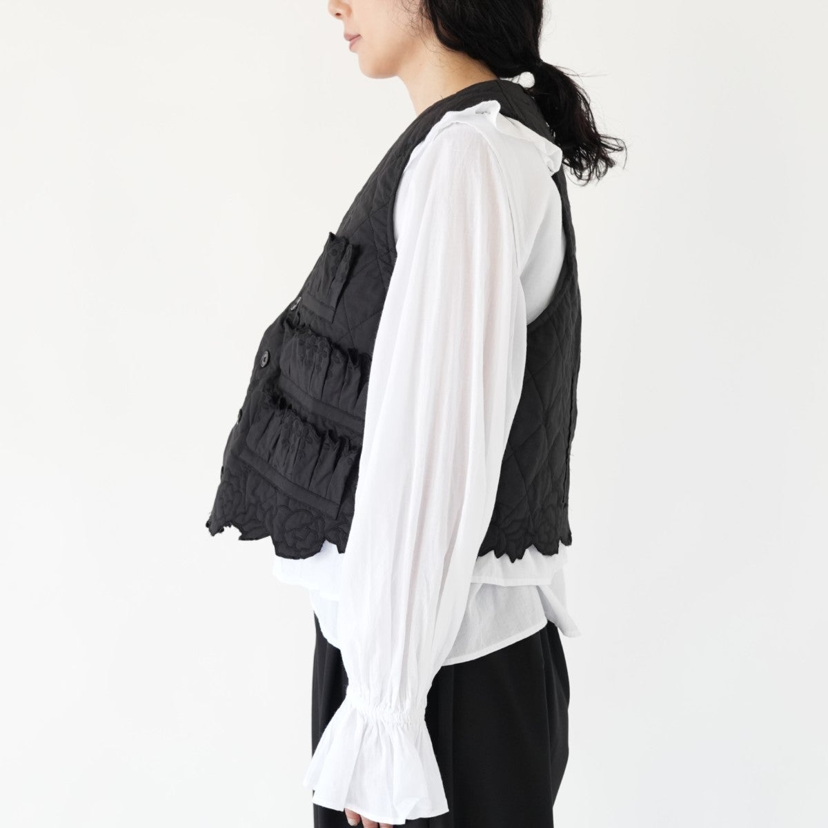 embroidery scallop vest エンブロイダリー スカロップ ベスト