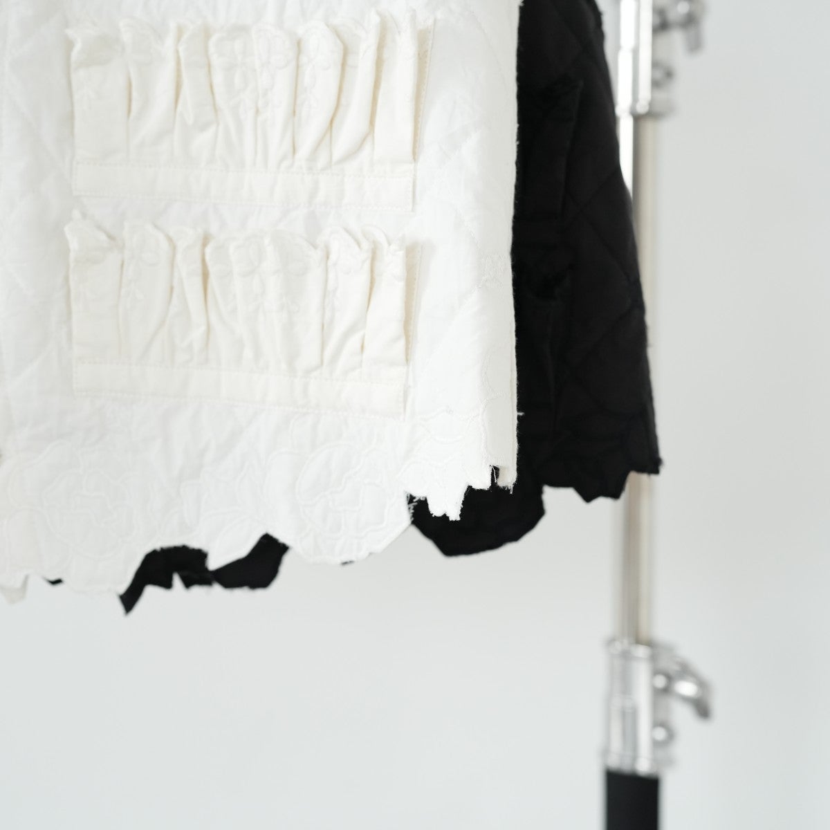 embroidery scallop vest エンブロイダリー スカロップ ベスト