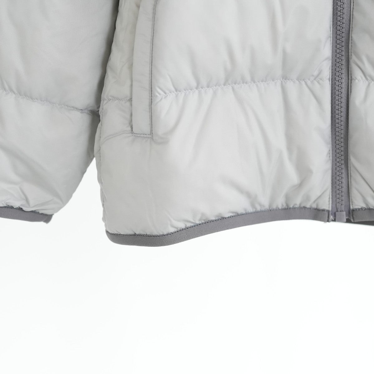 K's 750FP Able Down Hoodie キッズ 750フィルパワーエイブル ダウンフーディ