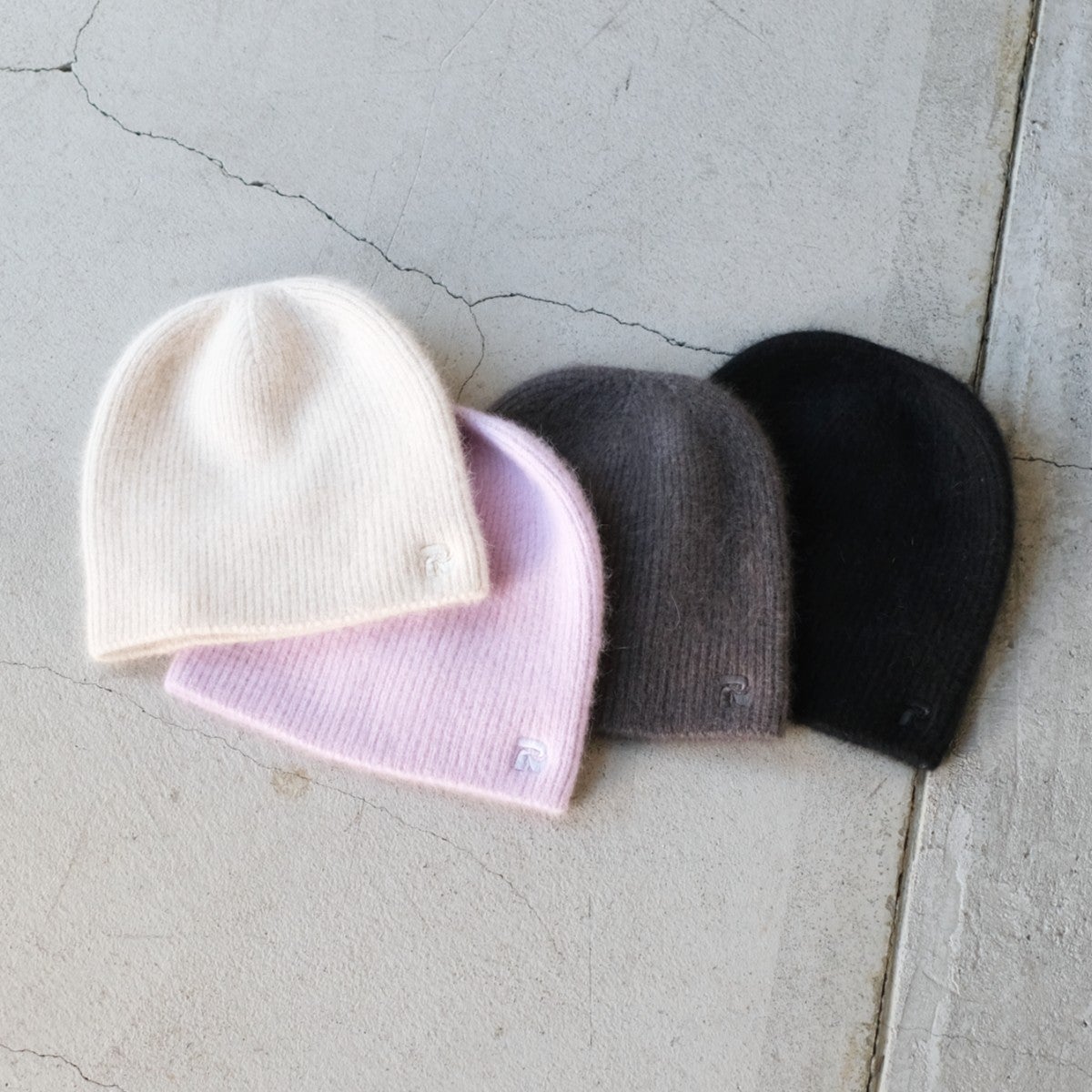 Fluffy Mohair-Style Wool Beanie モヘア調ソフトファーウールニットビーニー