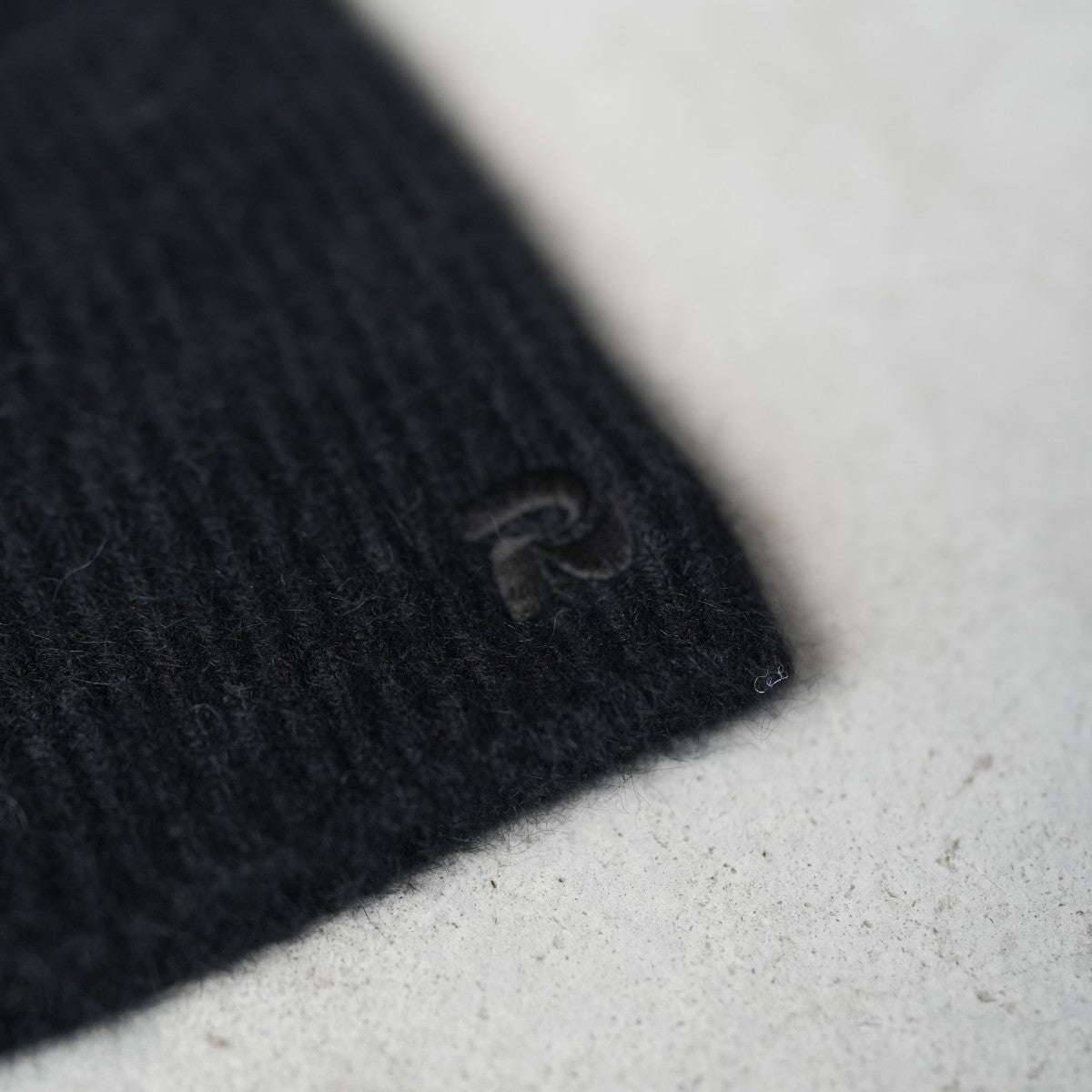 Fluffy Mohair-Style Wool Beanie モヘア調ソフトファーウールニットビーニー