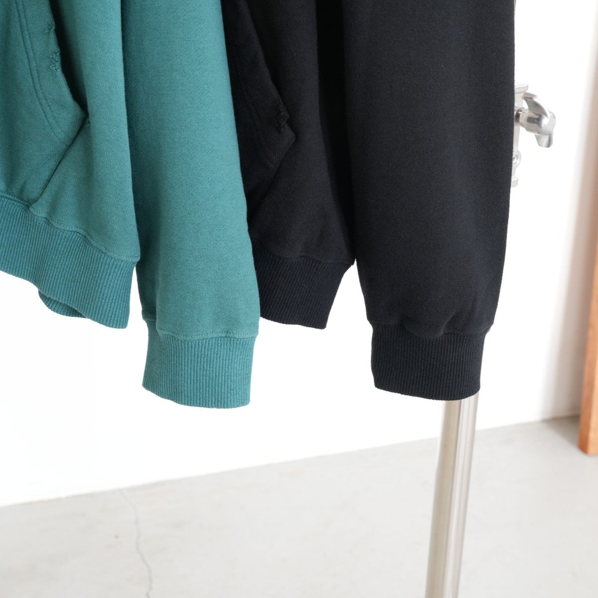 VINTAGE WASHED HALF ZIP HOODIE ヴィンテージウォッシュドハーフジップフーディー