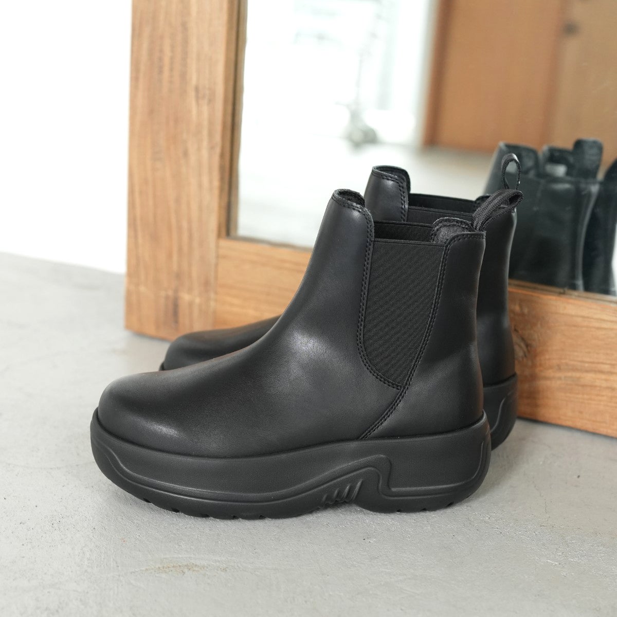 CHELSEA BOOTIE EVOL CHUNKY 厚底サイドゴアブーツ