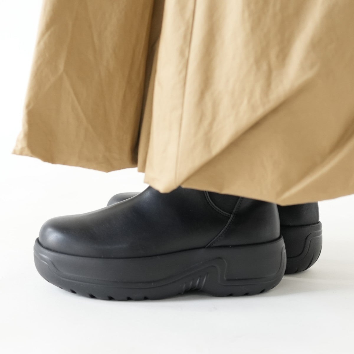 CHELSEA BOOTIE EVOL CHUNKY 厚底サイドゴアブーツ