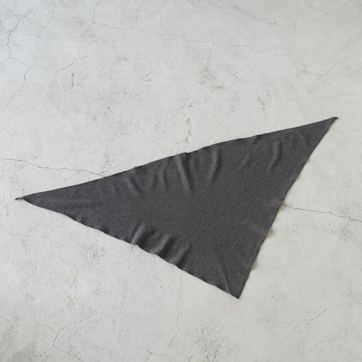 Super 180s Milled Wool Jersey Triangle Scarf スーパー180s ウール天竺ミルド トライアングルスカーフ