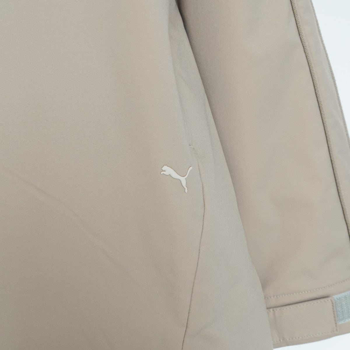 MATT TAFFETA THIN PADDED PO マット タフタ ライト パデッド プルオーバー
