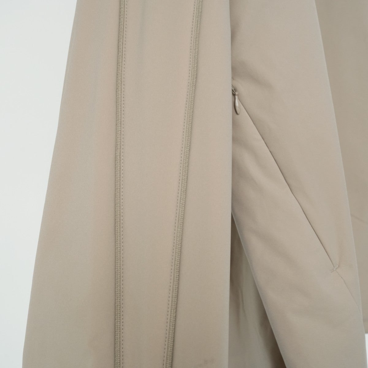 MATT TAFFETA THIN PADDED PO マット タフタ ライト パデッド プルオーバー