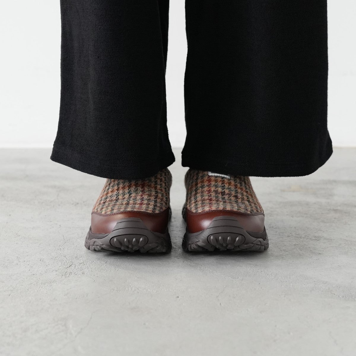 MOAB 2 SLIDE X HARRIS TWEED
モアブ 2 スライド × ハリス ツイード