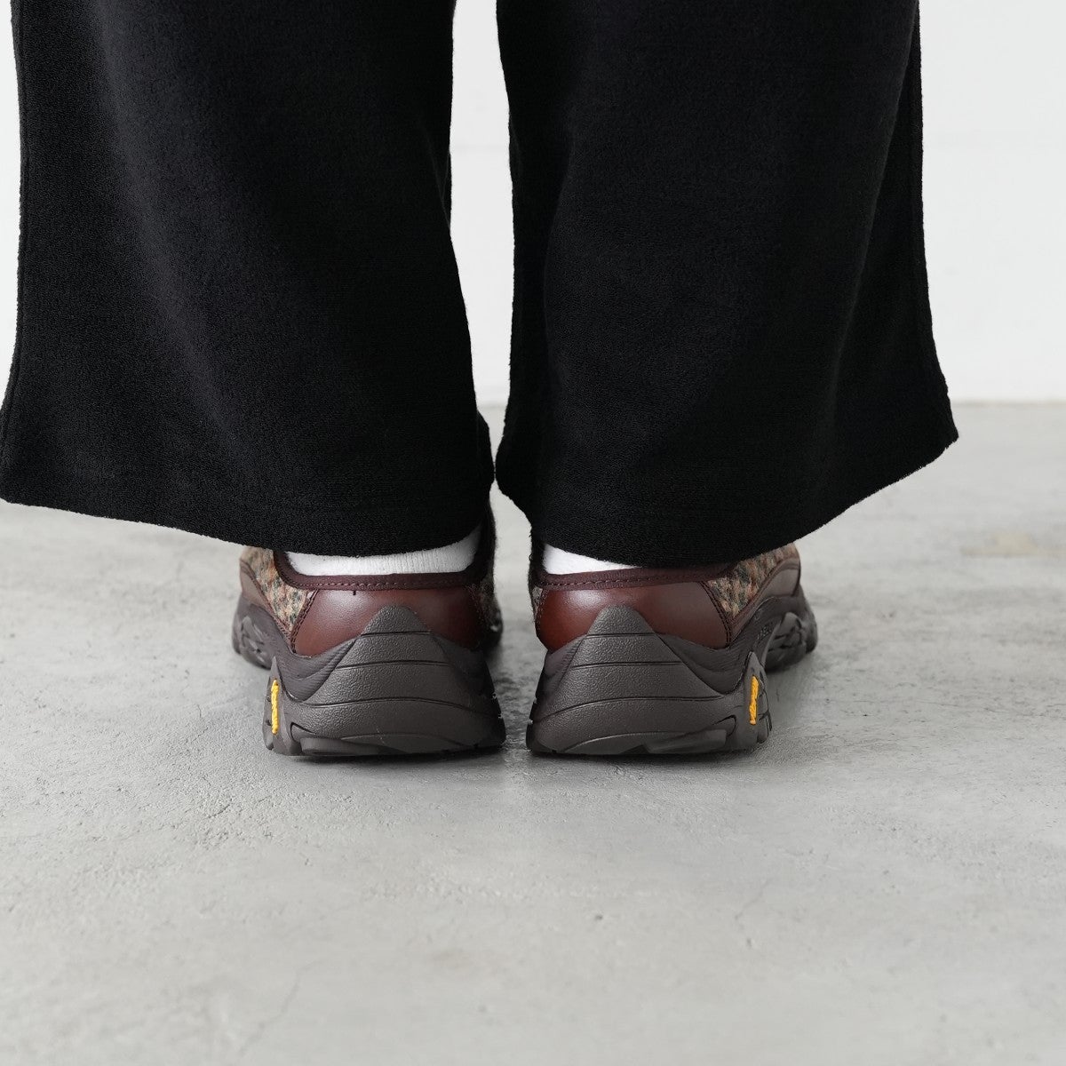 MOAB 2 SLIDE X HARRIS TWEED
モアブ 2 スライド × ハリス ツイード