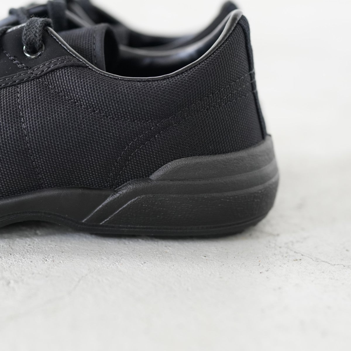 LACEUP TRAINER レースアップトレーナー