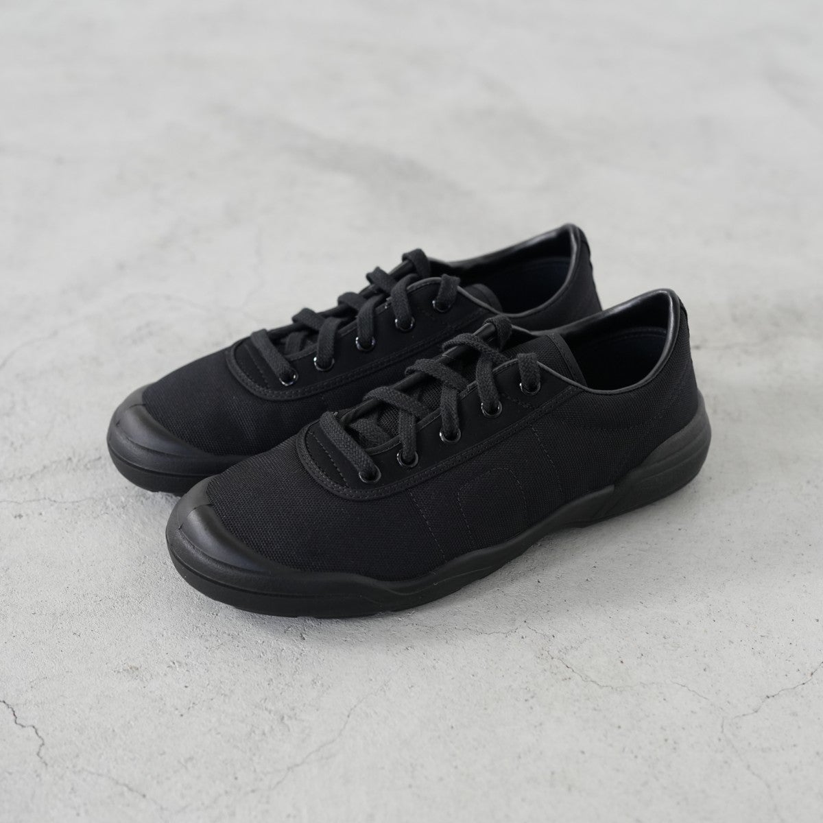 LACEUP TRAINER レースアップトレーナー